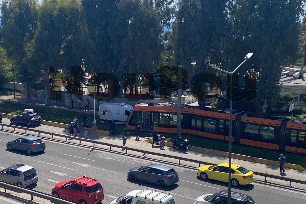 Καλαμάκι: Η στιγμή της σύγκρουσης τραμ με βαν στην παραλιακή – Δείτε βίντεο