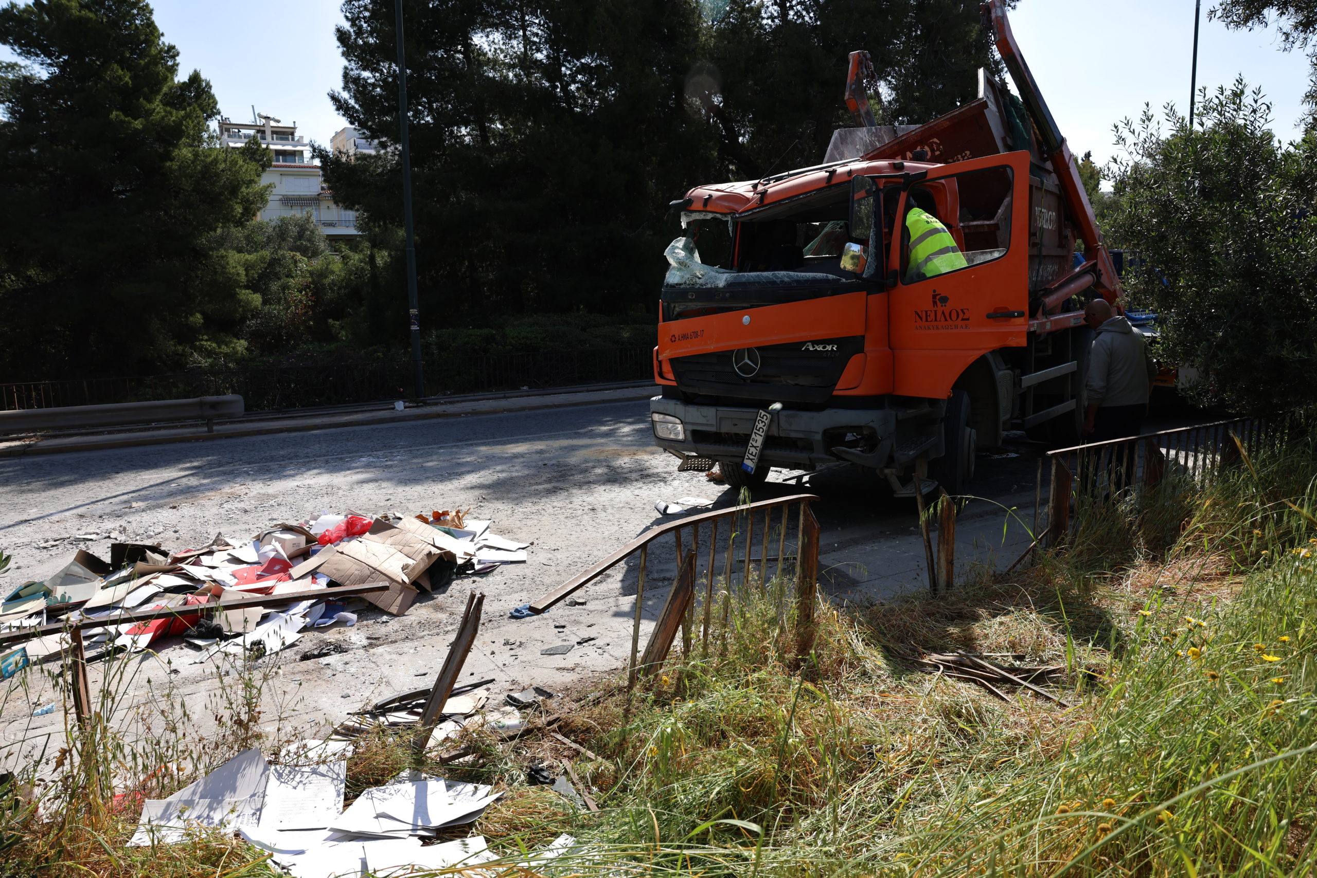 Λεωφόρος Βουλιαγμένης, τροχαίο, ανατροπή, φορτηγού