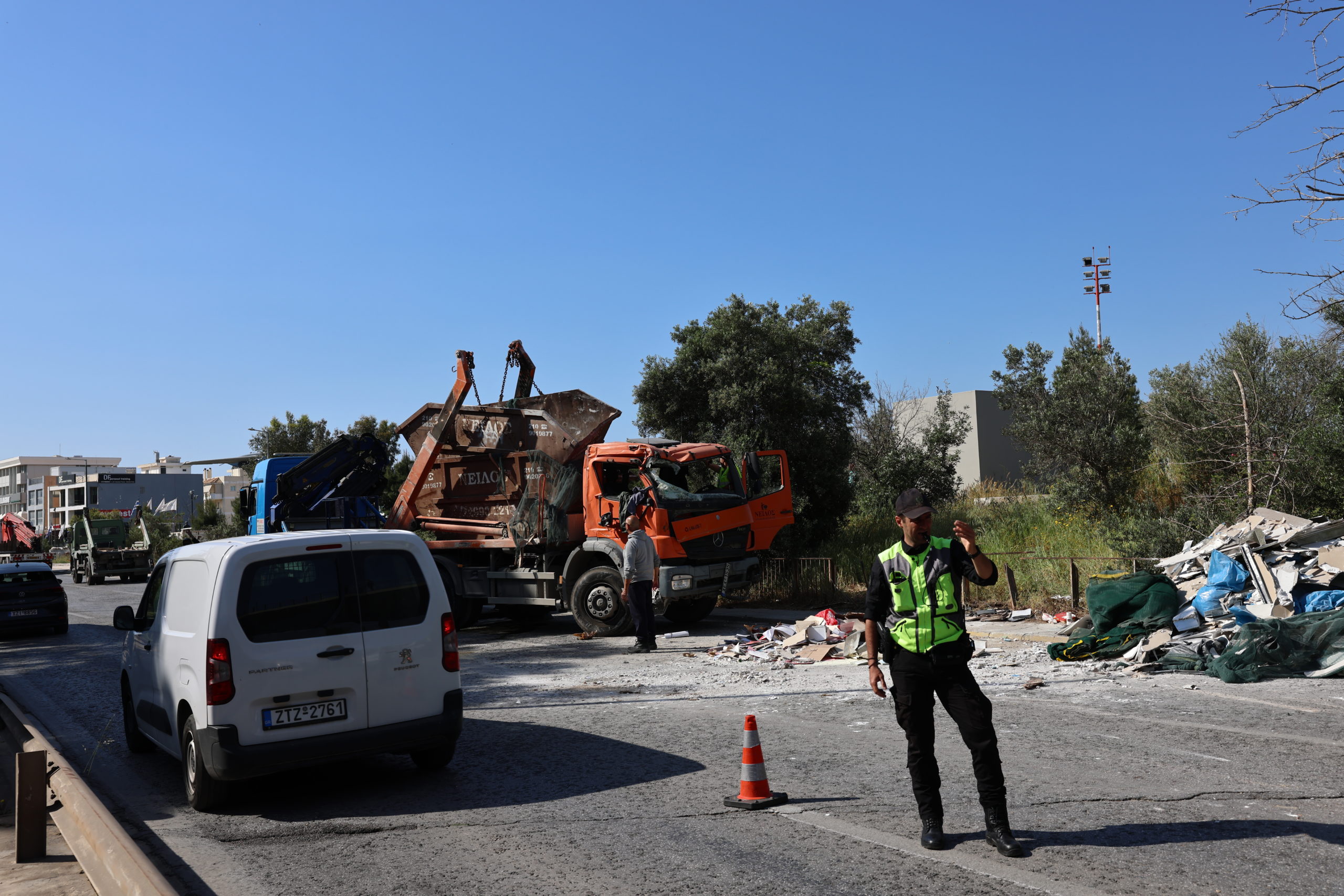 Λεωφόρος Βουλιαγμένης, τροχαίο, ανατροπή, φορτηγού