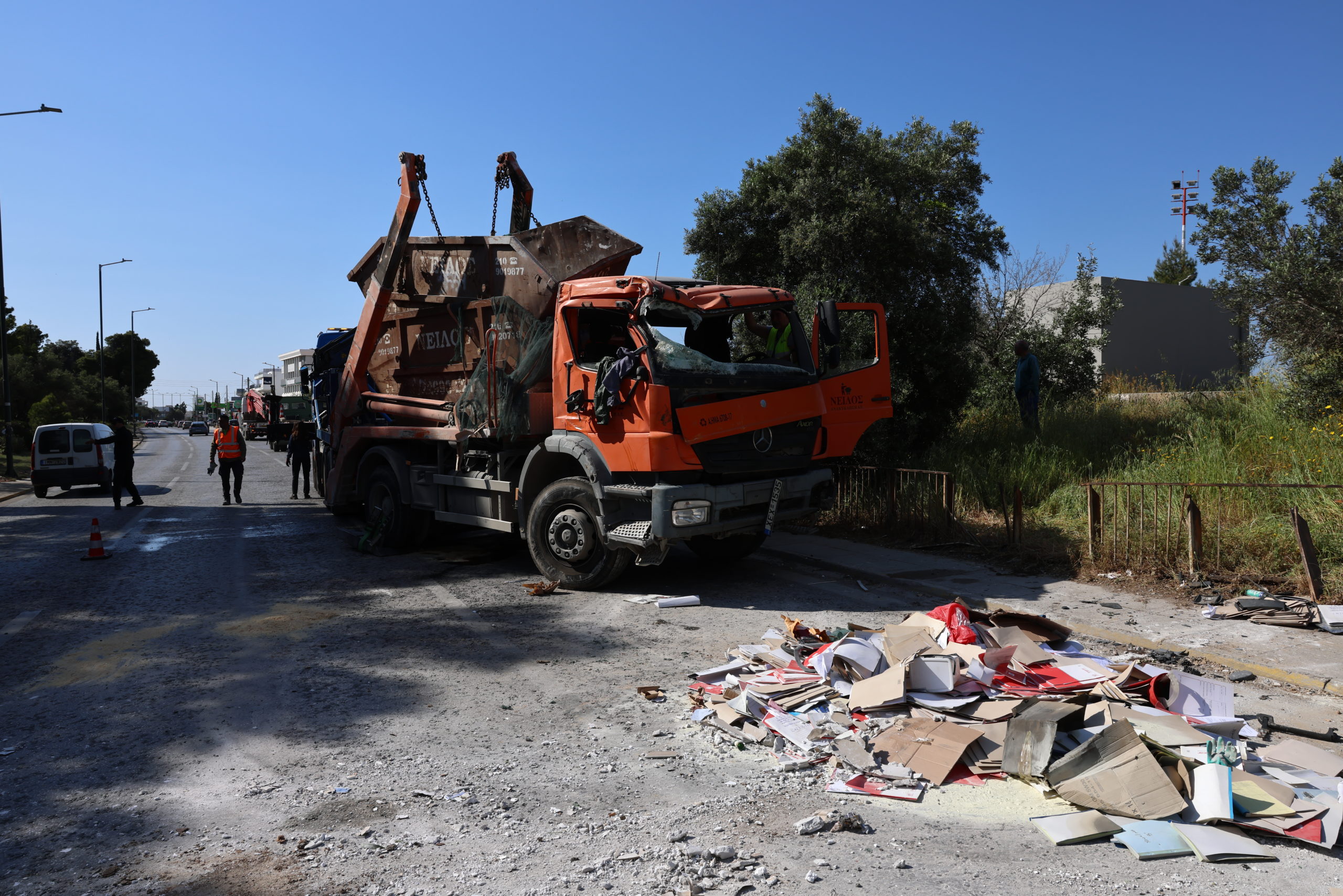 Λεωφόρος Βουλιαγμένης, τροχαίο, ανατροπή, φορτηγού