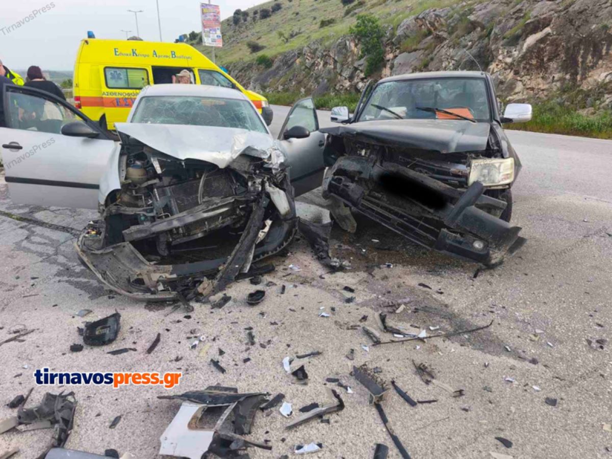 Σοβαρό τροχαίο στην εθνική οδό Λάρισας – Κοζάνης – Pέντε τραυματίες