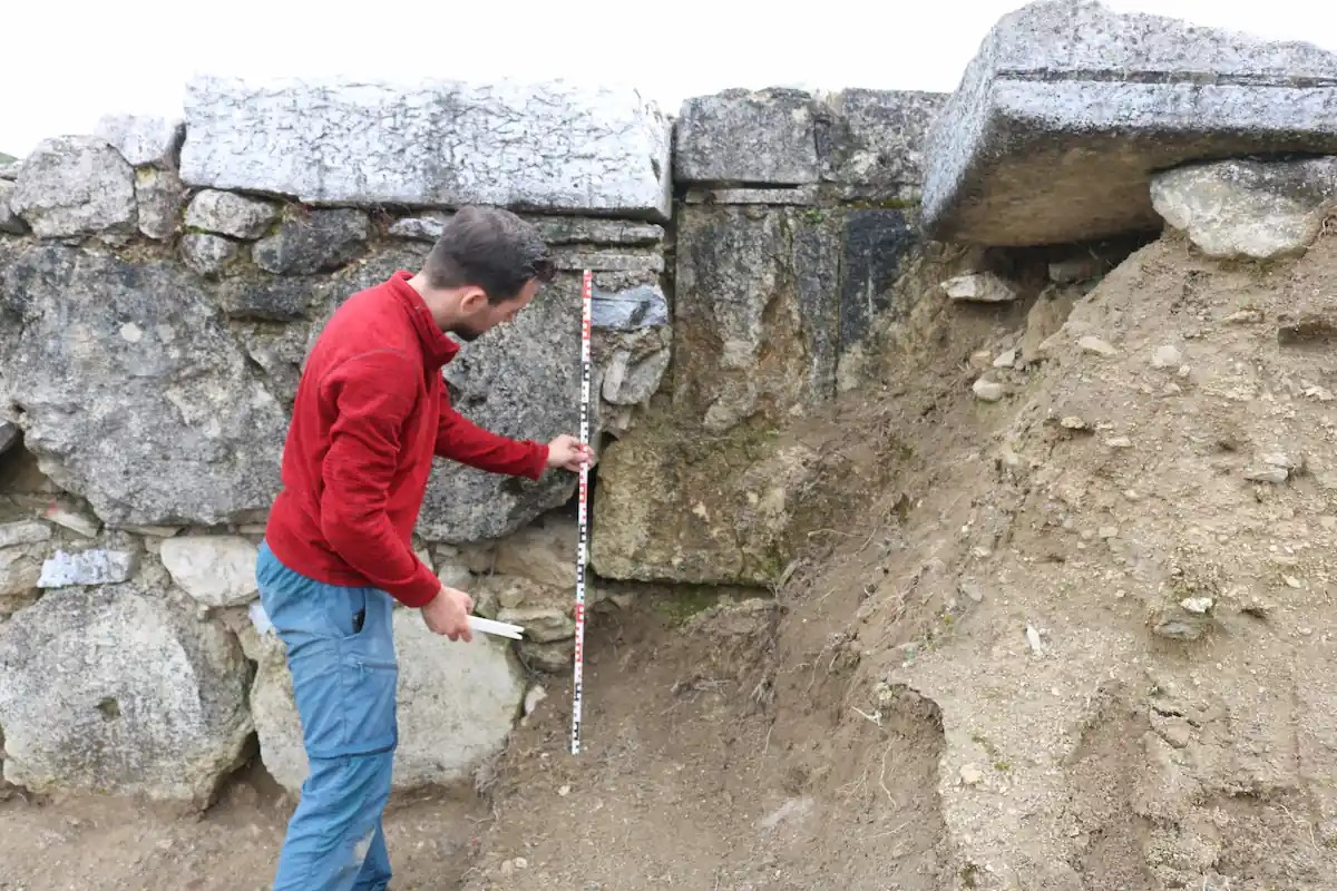  Αρχαιολόγοι που εργάζονται στην Αμφίπολη. Πηγή: Πανεπιστήμιο της Γρανάδας 