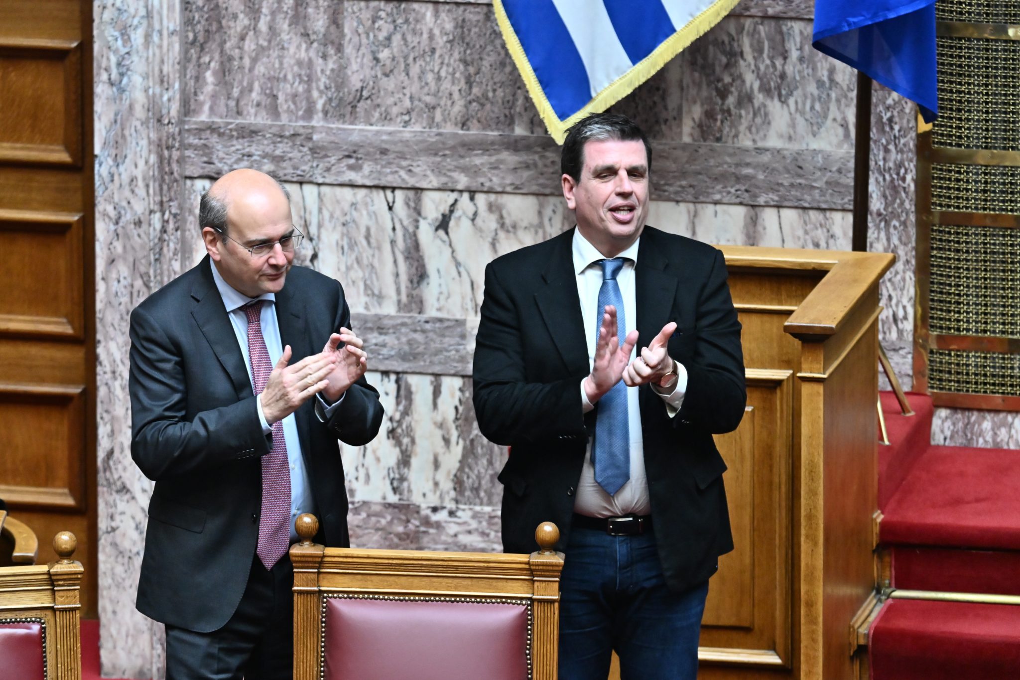 Βουλή - νομοσχέδιο δημόσια διοίκηση