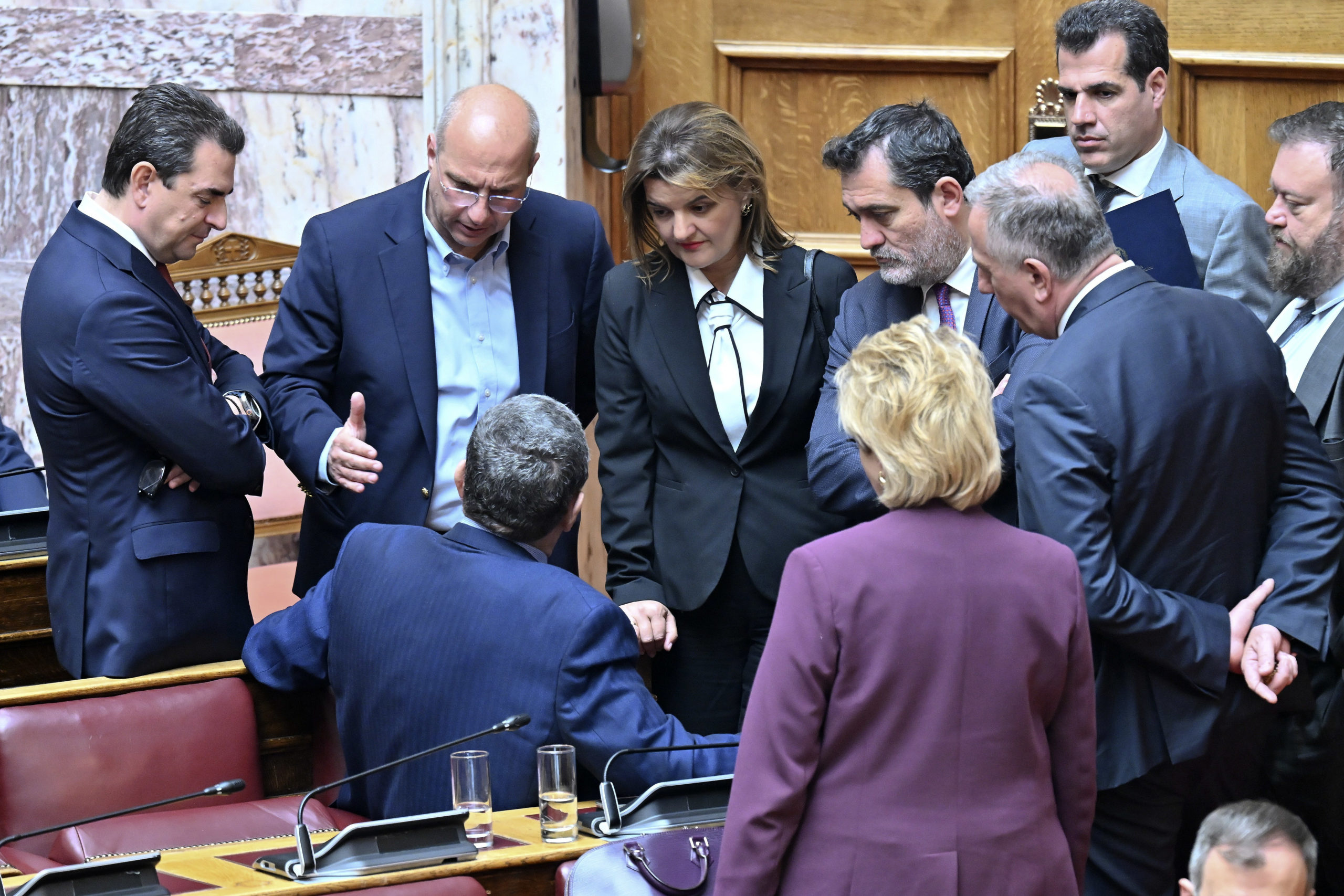 Βουλή, Άρση ασυλίας, πηγαδάκια