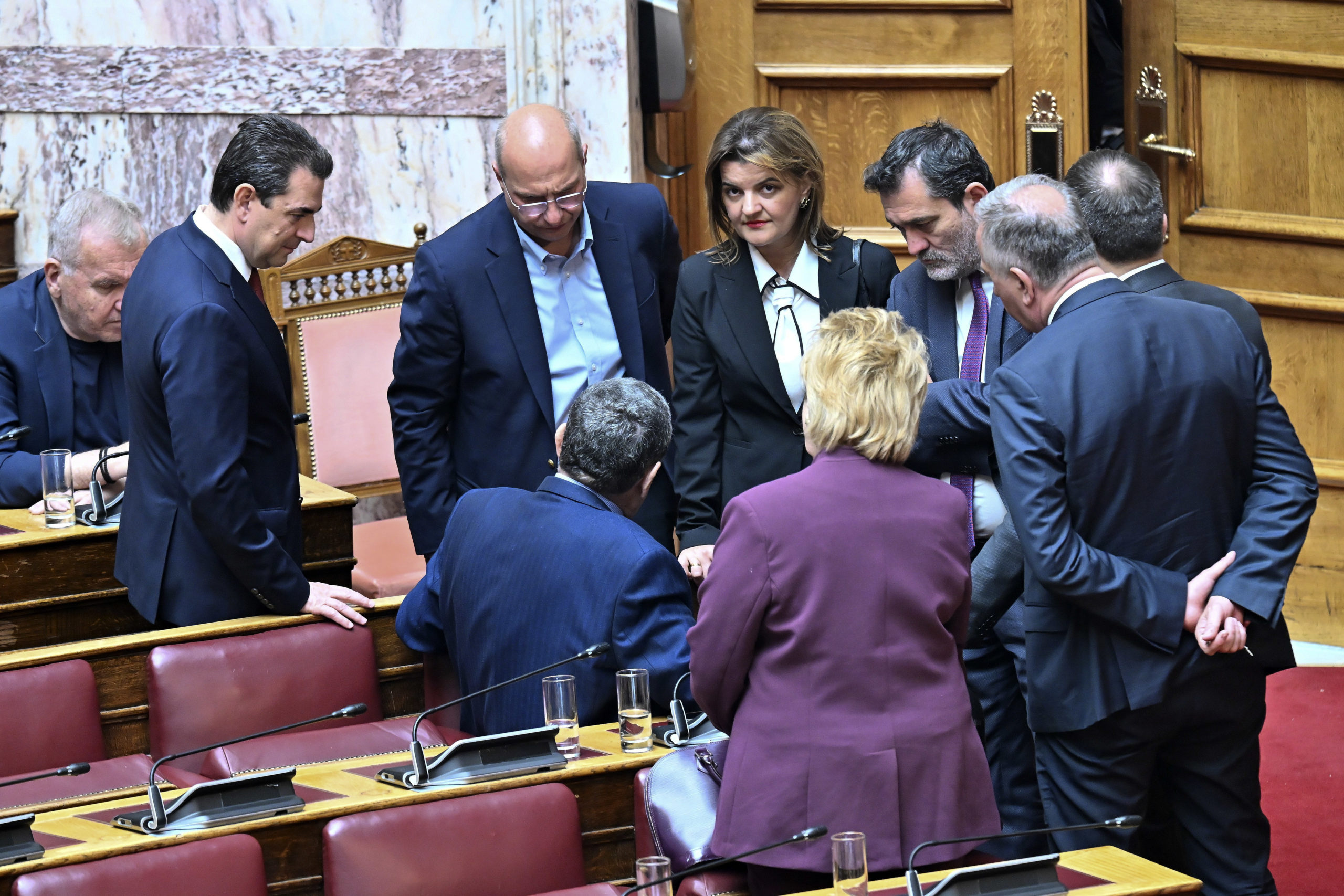 Βουλή, Άρση ασυλίας, πηγαδάκια