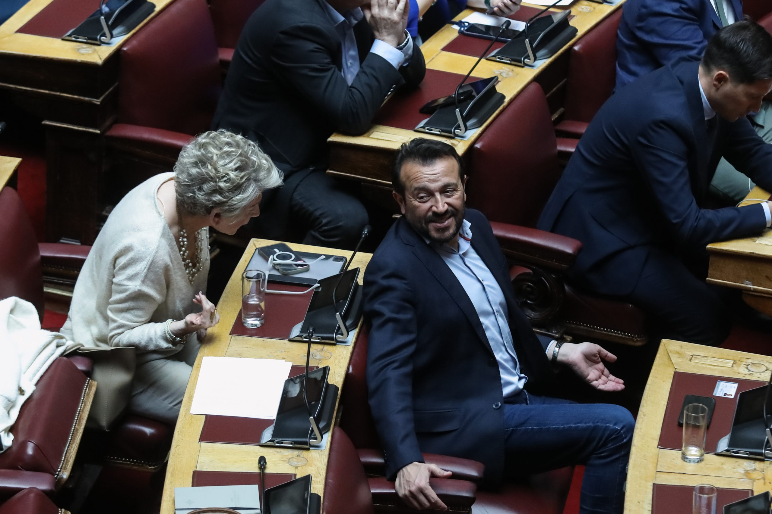 Βουλή, Άρση ασυλίας, πηγαδάκια