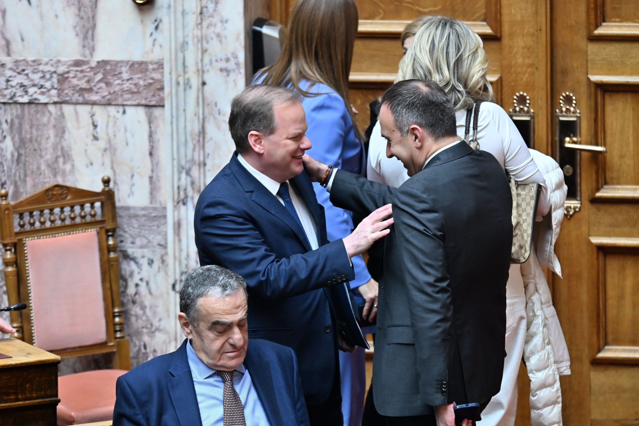 Βουλή, Άρση ασυλίας, πηγαδάκια