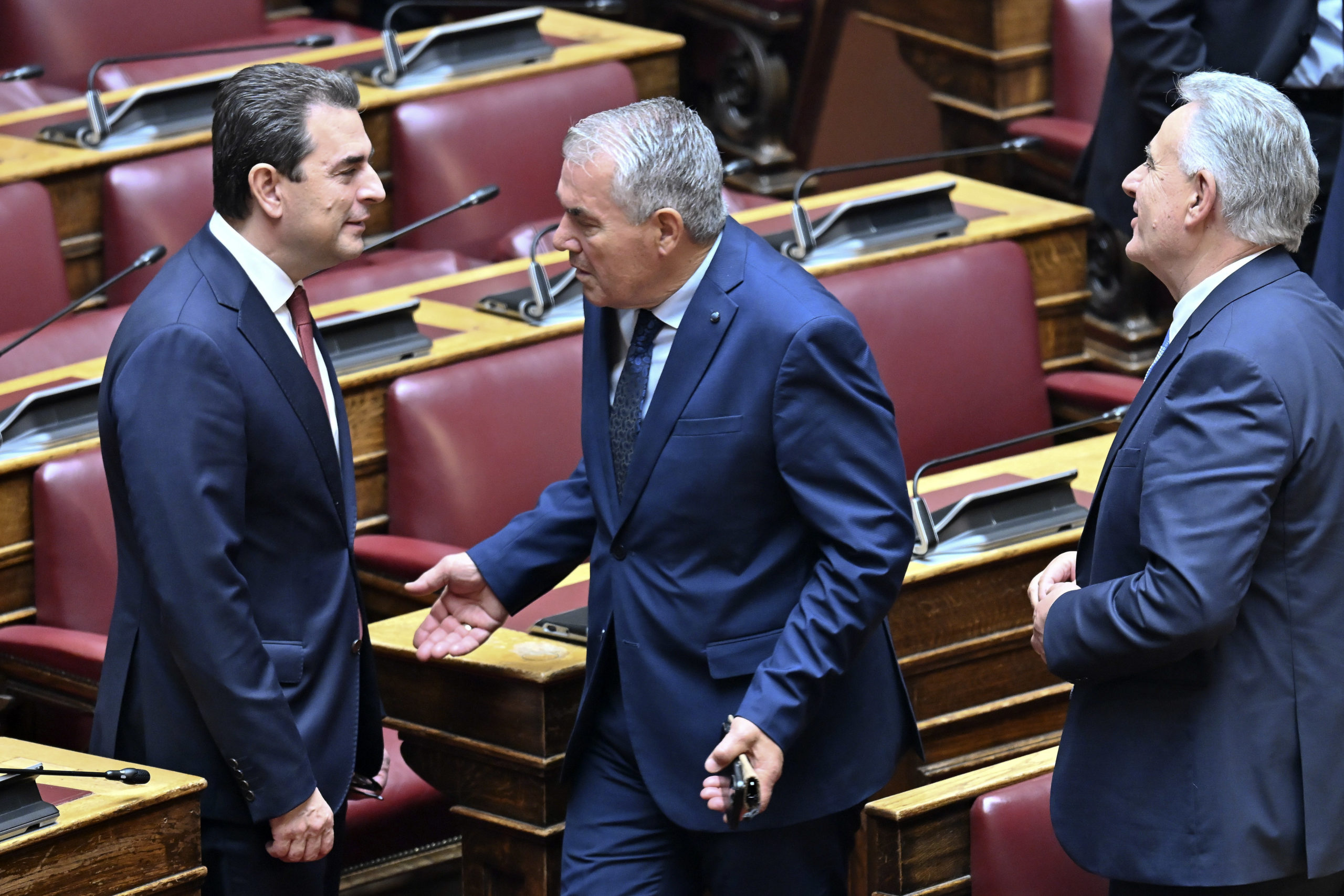 Βουλή, Άρση ασυλίας, πηγαδάκια