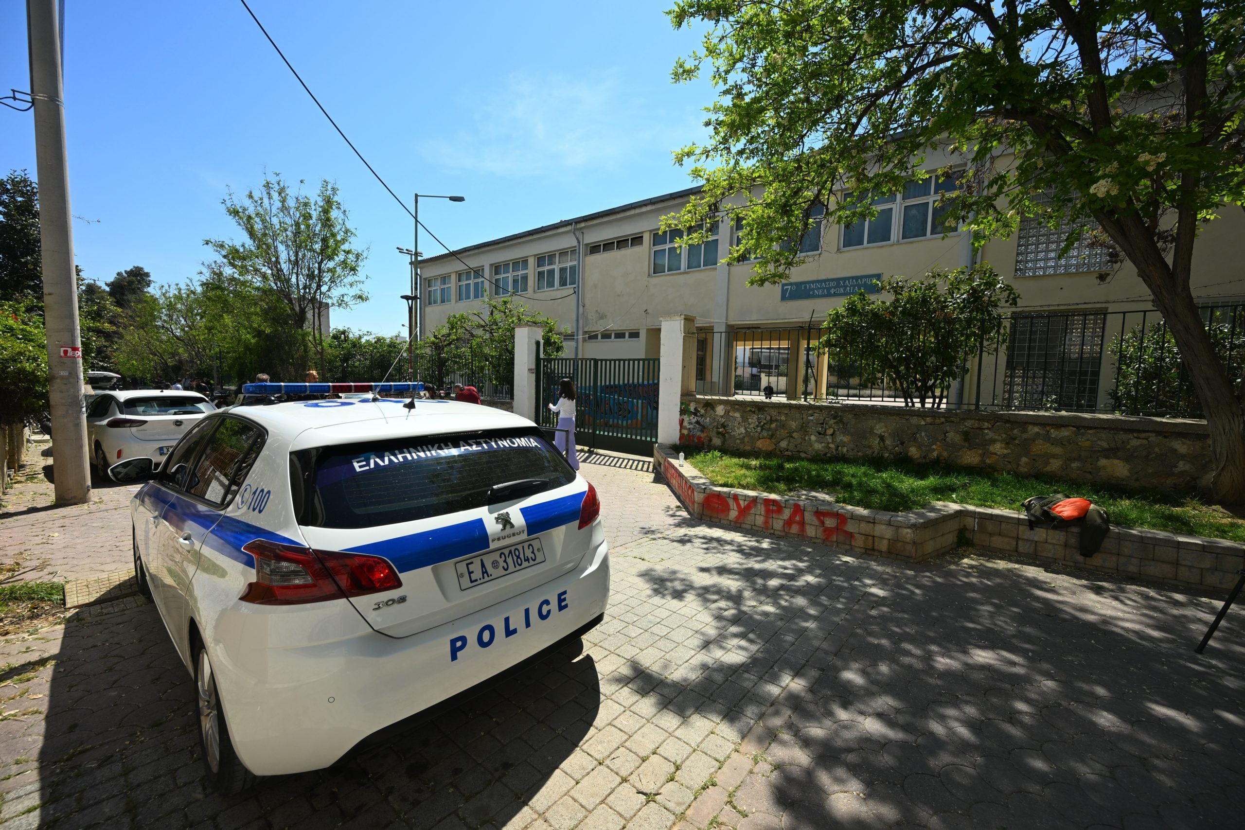 Χαϊδάρι: Στο χειρουργείο η 13χρονη μαθήτρια που έπεσε από τον 1ο όροφο του σχολείου – Τα νεότερα για την υγεία της