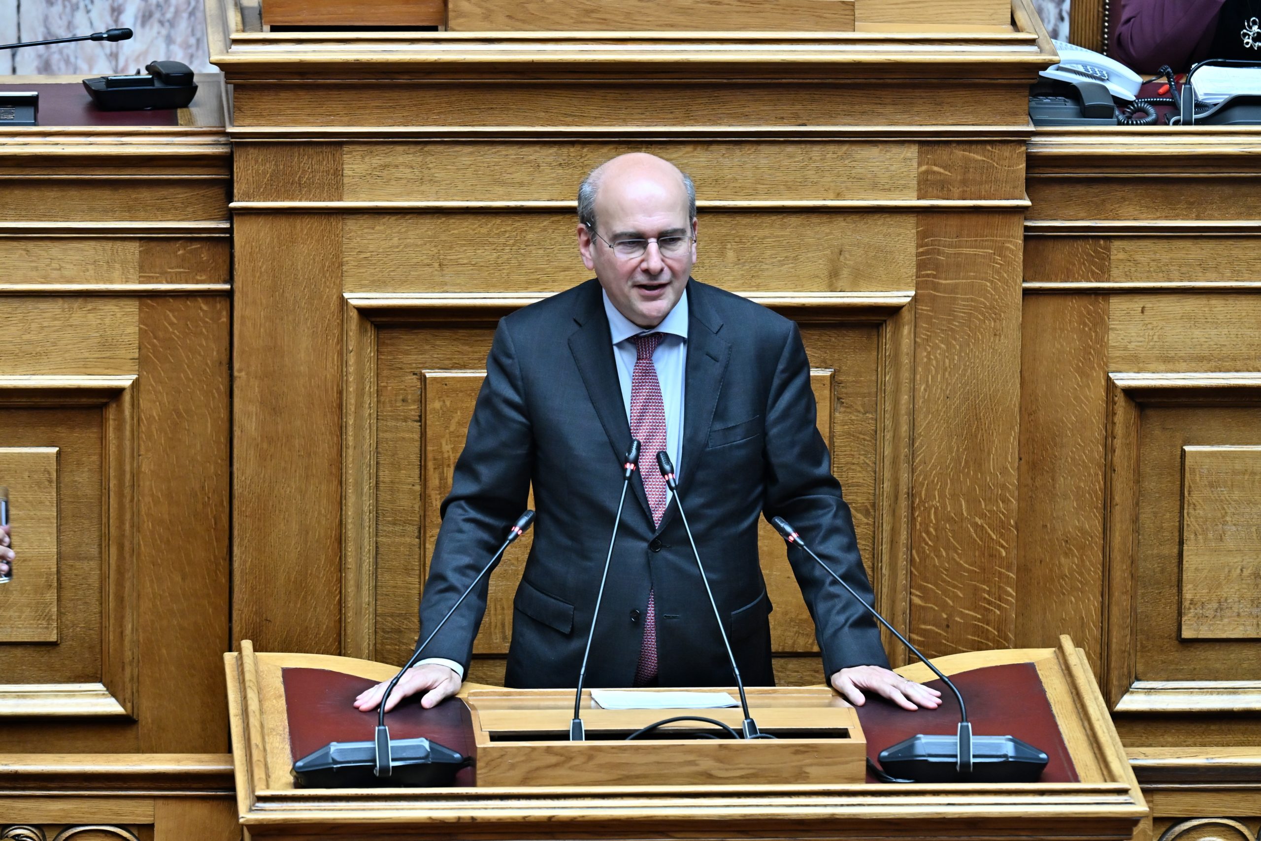 Χατζηδάκης: Οι Έλληνες κοιτούν την αντιπολίτευση και στρέφονται πάλι στη Νέα Δημοκρατία