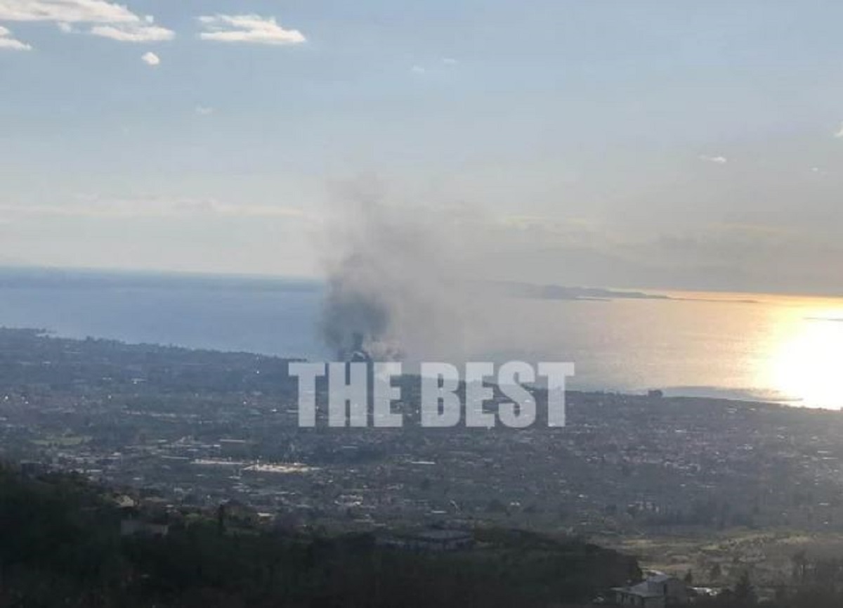 Πάτρα: Μήνυμα από το 112 για τη φωτιά στις εγκαταστάσεις της παλιάς Pirelli – «Επικίνδυνοι καπνοί, παραμείνετε σε εσωτερικούς χώρους»