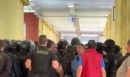 Επεισόδια στο ΑΠΘ: «Με χτύπησαν με ένα ξύλο στο χέρι - Το έβαλα για να μη με χτυπήσουν άλλου» λέει μία εκ των τραυματιών