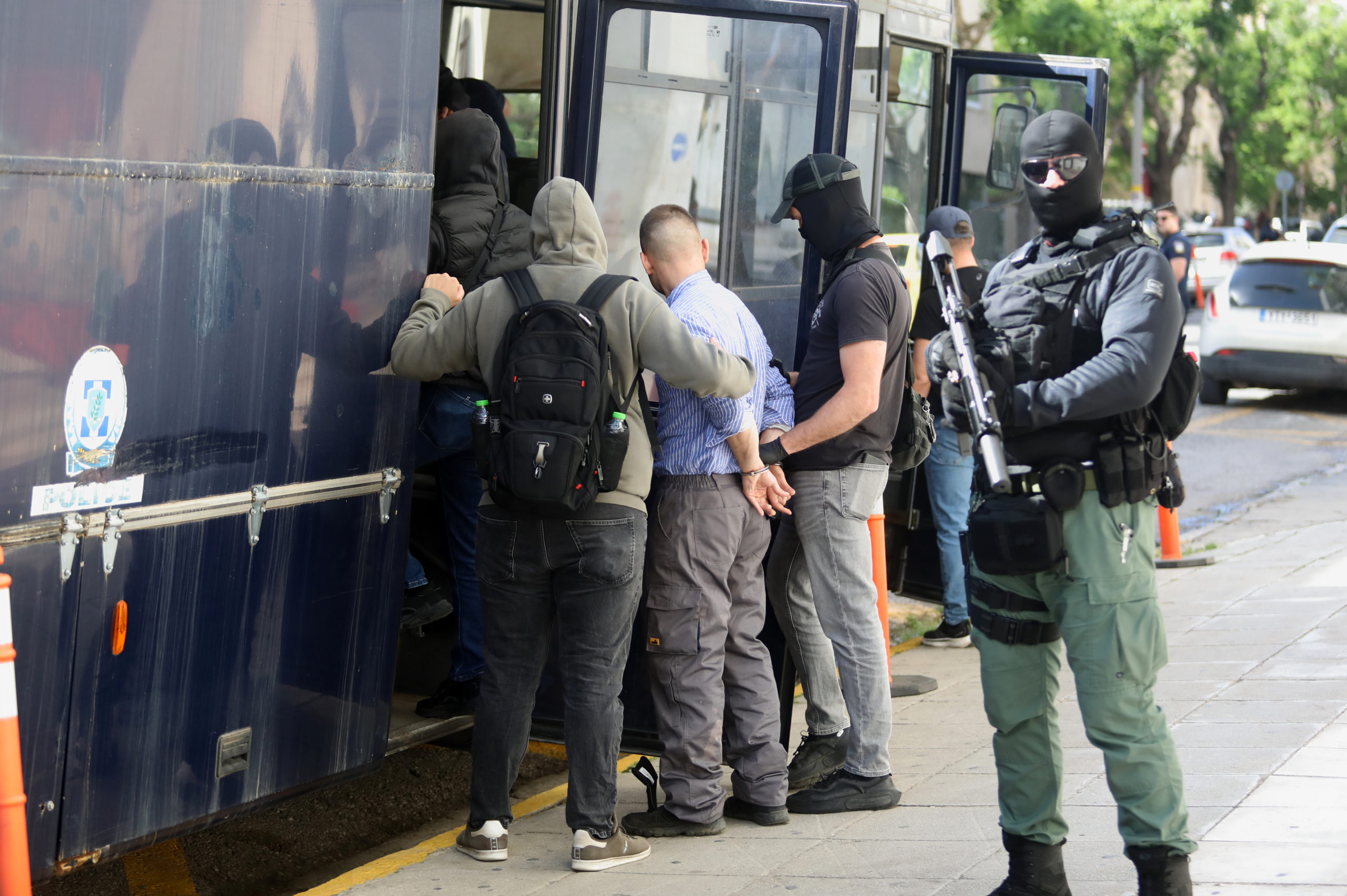 Ληστεία στην Κάτω Τιθορέα: Οι δράστες καθάρισαν με χλωρίνη το όχημα που χρησιμοποίησαν – Πώς το προηγούμενο «χτύπημα» στην Κατοχή άνοιξε τον… δρόμο για τη σύλληψή τους