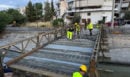 Νέα Φιλαδέλφεια: Πώς ο Στρατός μέσα σε λίγες ώρες έστησε πεζογέφυρα πάνω από τον Κηφισό – Δείτε φωτογραφίες