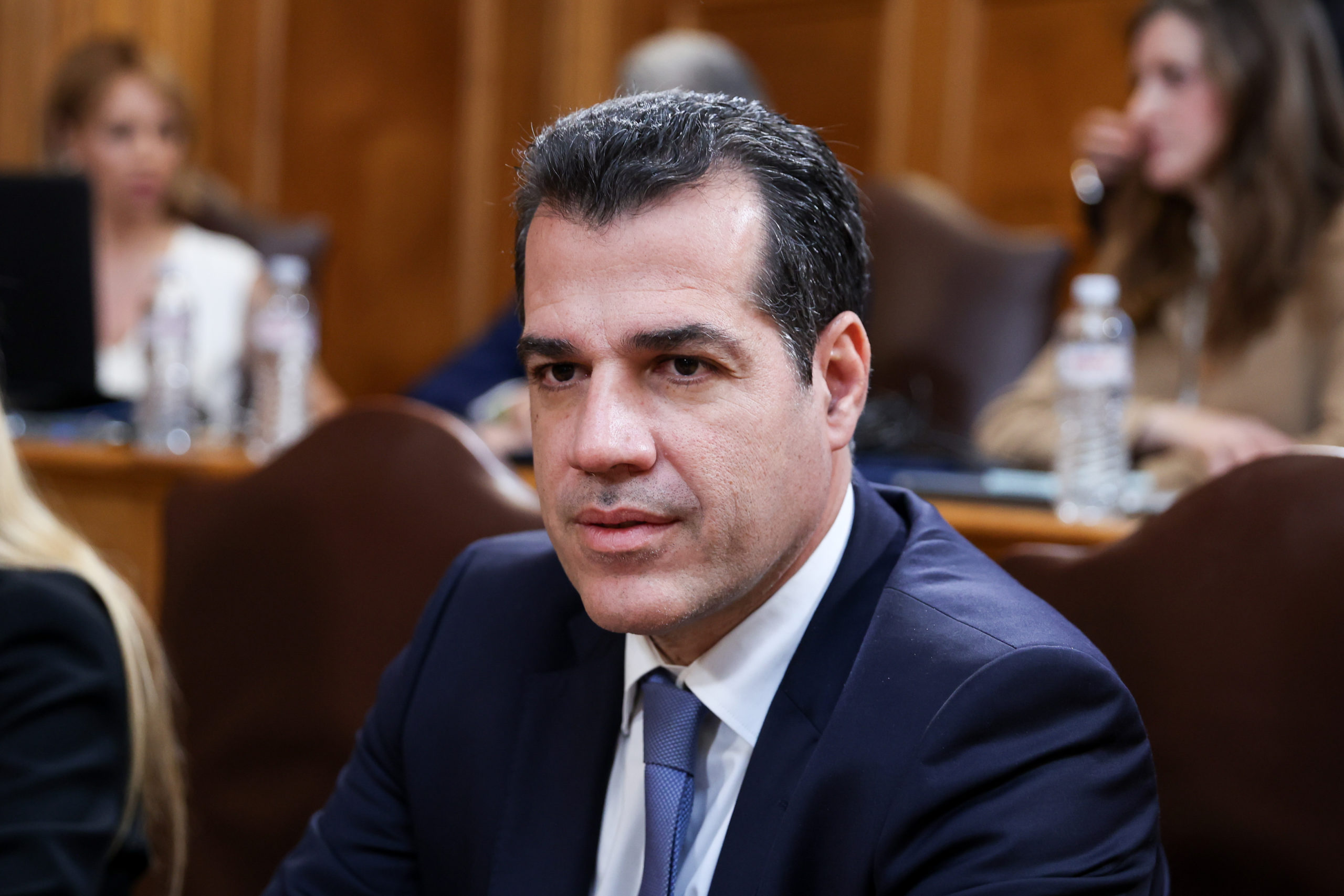 Βουλή: Ένταση μεταξύ Πλεύρη και Δρίτσα για τη μεταναστευτική πολιτική του ΣΥΡΙΖΑ» – «Μου λείπει η Ζωή Κωνσταντοπούλου, δεν θα με διέκοπτε τόσο»
