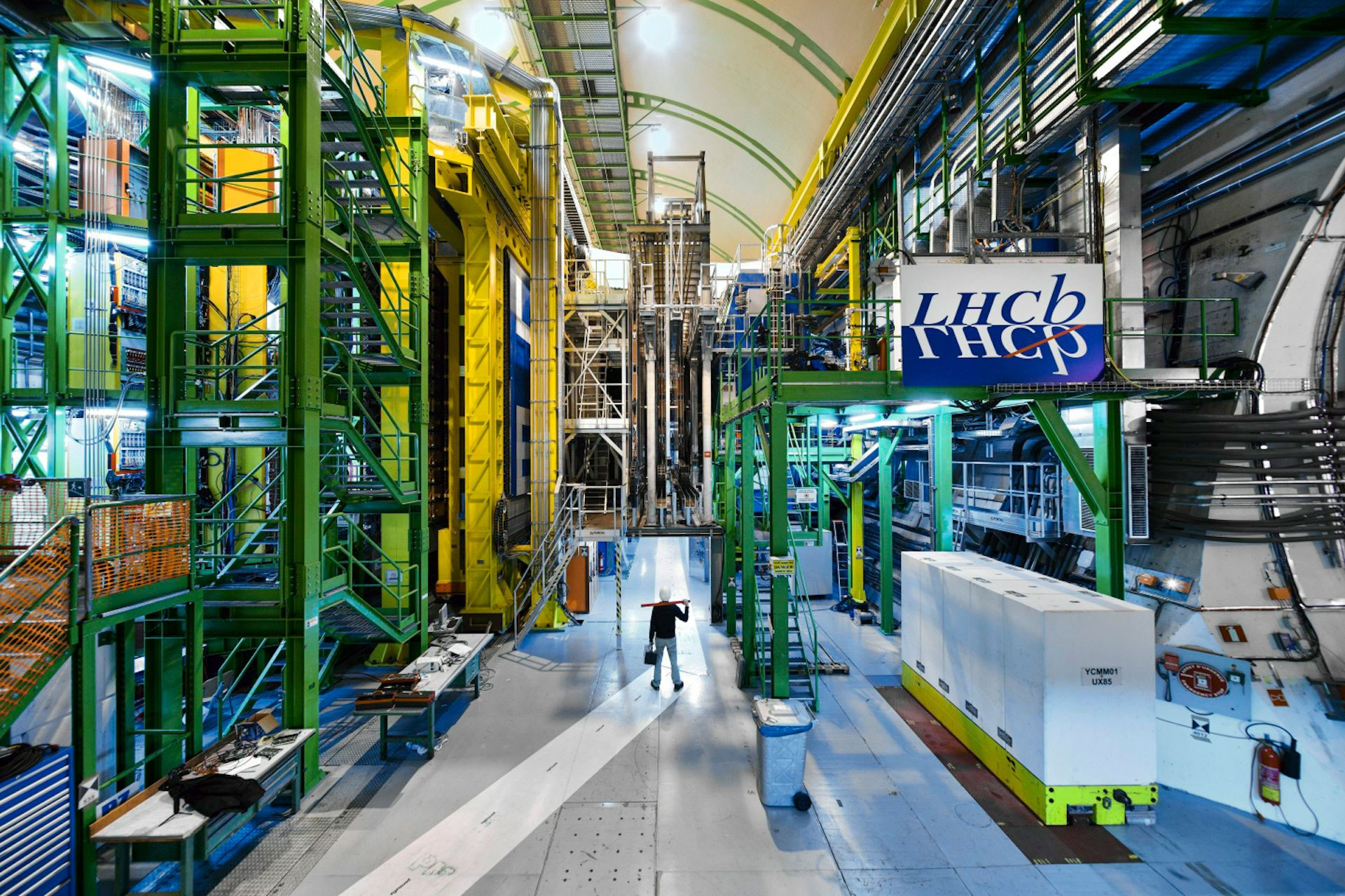 Το πείραμα LHCb στον Μεγάλο Επιταχυντή Αδρονίων. Πηγή: CERN  