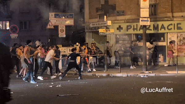 Βραδιά πανηγυρισμών αλλά και επεισοδίων στη Γαλλία – Πάνω από 400 προσαγωγές, δείτε βίντεο