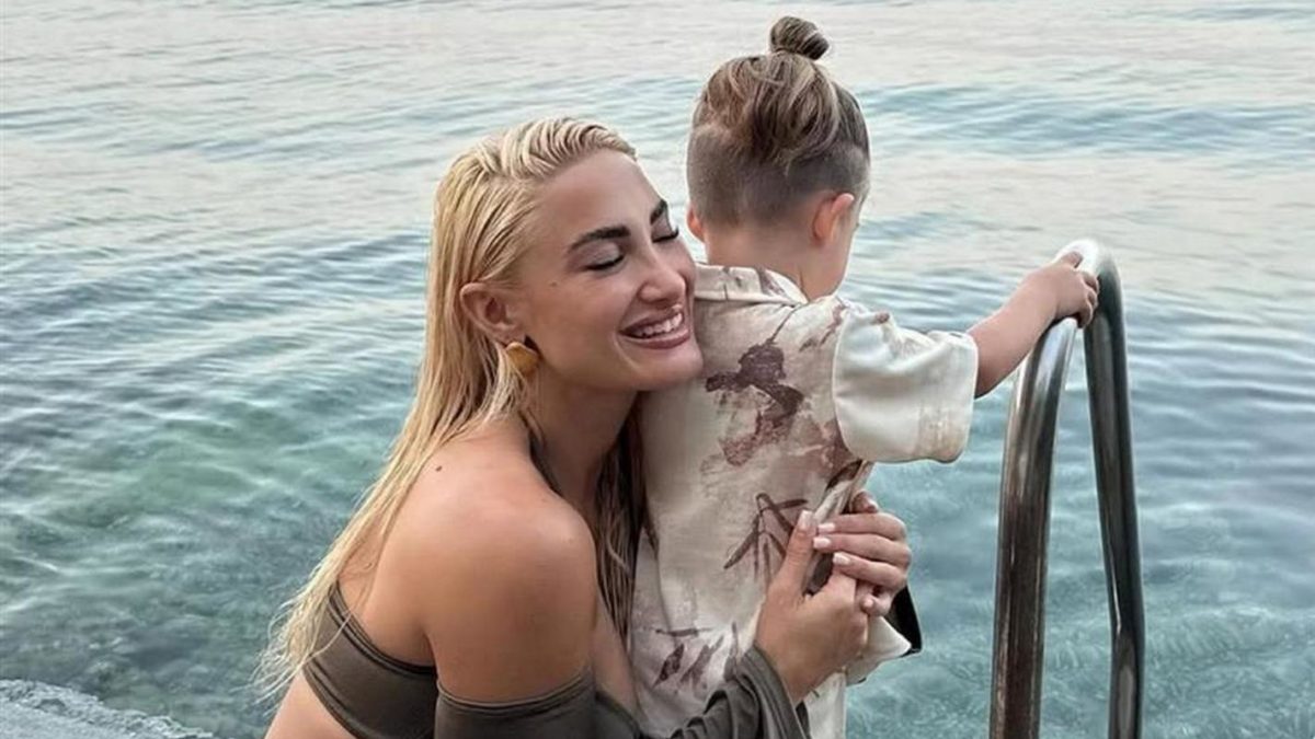 «Influencer» από μικρός ο γιος της Ιωάννας Τούνη: Πήρε το κινητό της και έκανε κατά λάθος ανάρτηση στο Instagram – ΦΩΤΟ