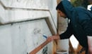 Κυρανάκης: Πήρε τη βούρτσα και… εξαφάνισε γκράφιτι και συνθήματα στον σταθμό του ΗΣΑΠ στον Ταύρο – «Την αναρχία λίγο να σβήσουμε»