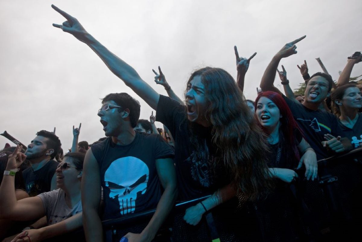 Στη σκηνή του ΟΑΚΑ οι Iron Maiden: Περισσότεροι από 50.000 θαυμαστές αποθεώνουν το θρυλικό συγκρότημα