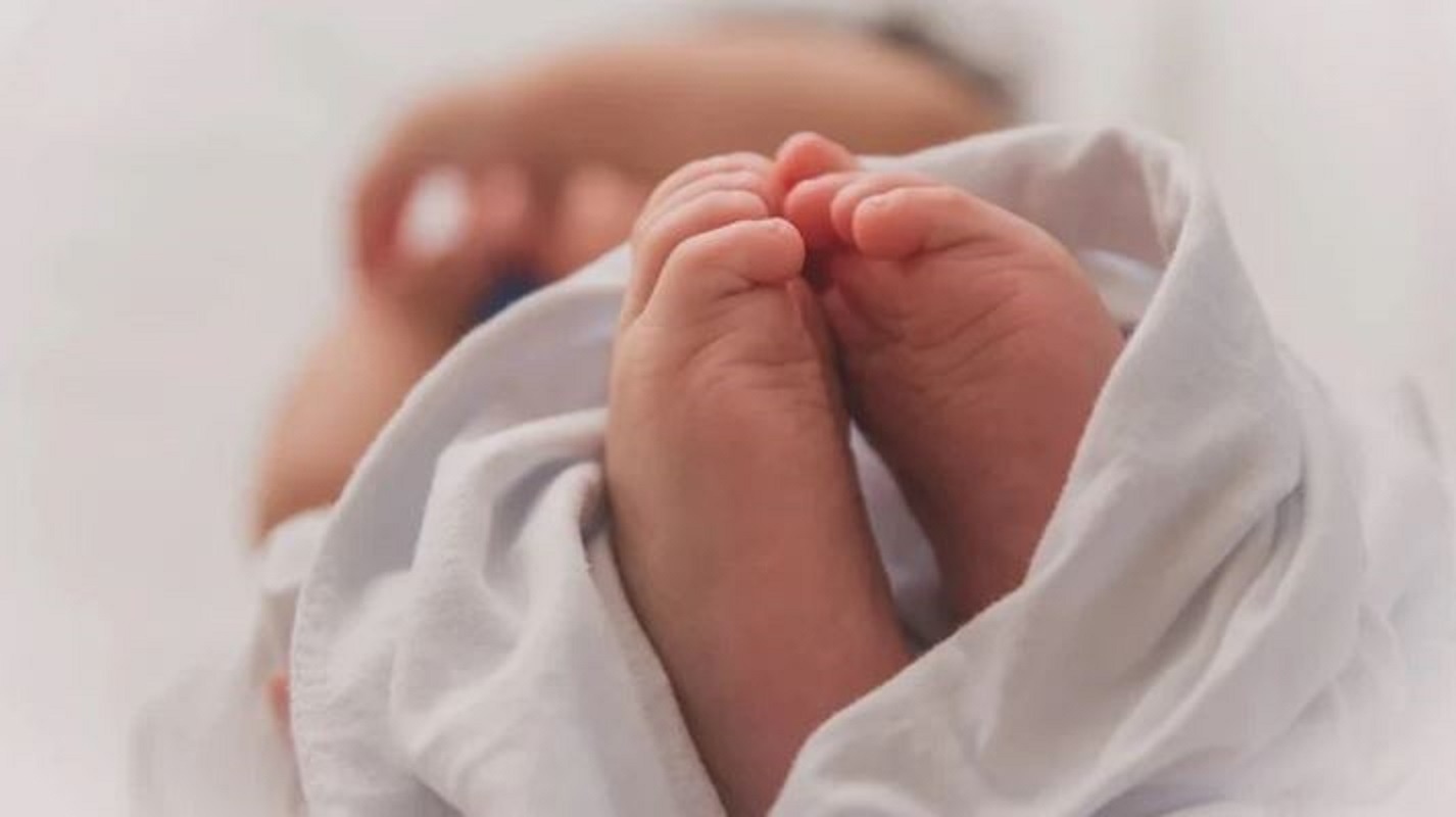 Τραγωδία στην Αίγινα: Πνίγηκε τρώγοντας τσουρέκι το κοριτσάκι 21 μηνών – Οι δραματικές στιγμές στο Κέντρο Υγείας και το «Τζάνειο»