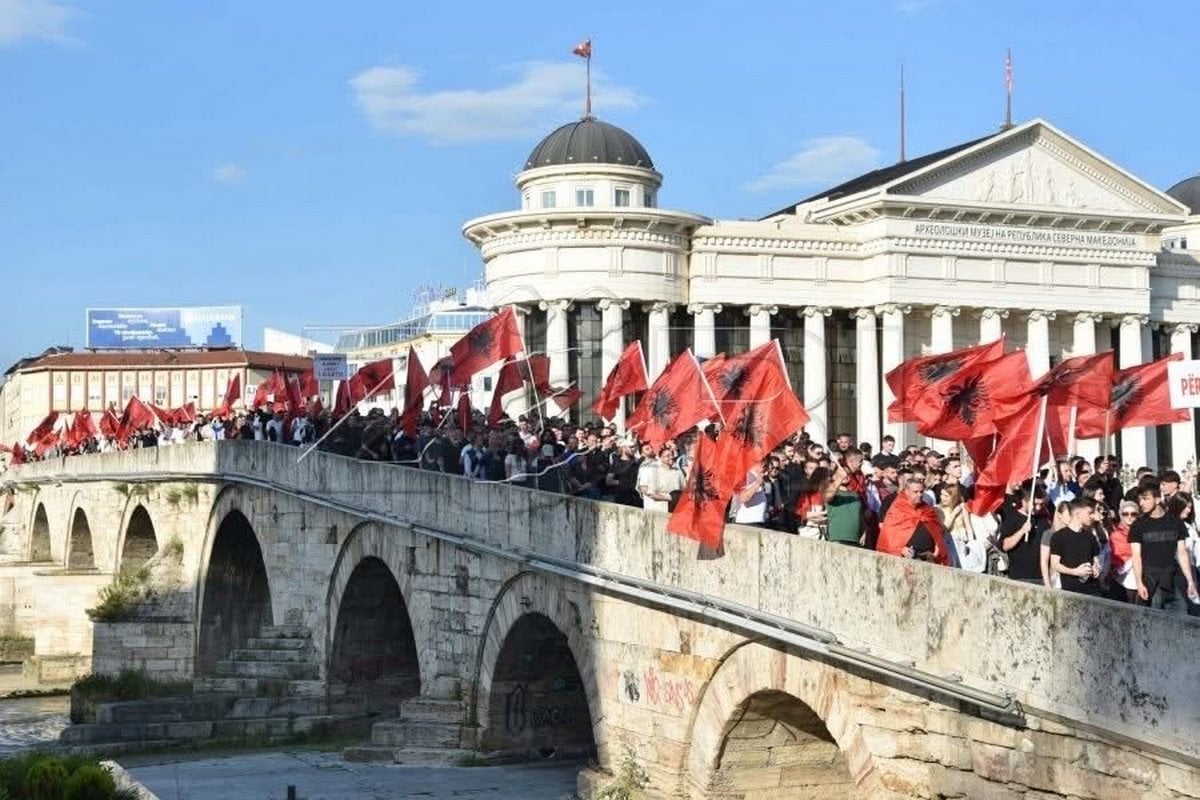 Βόρεια Μακεδονία: Αλβανοί φοιτητές διαδηλώνουν στα Σκόπια υπέρ της χρήσης της μητρικής τους γλώσσας