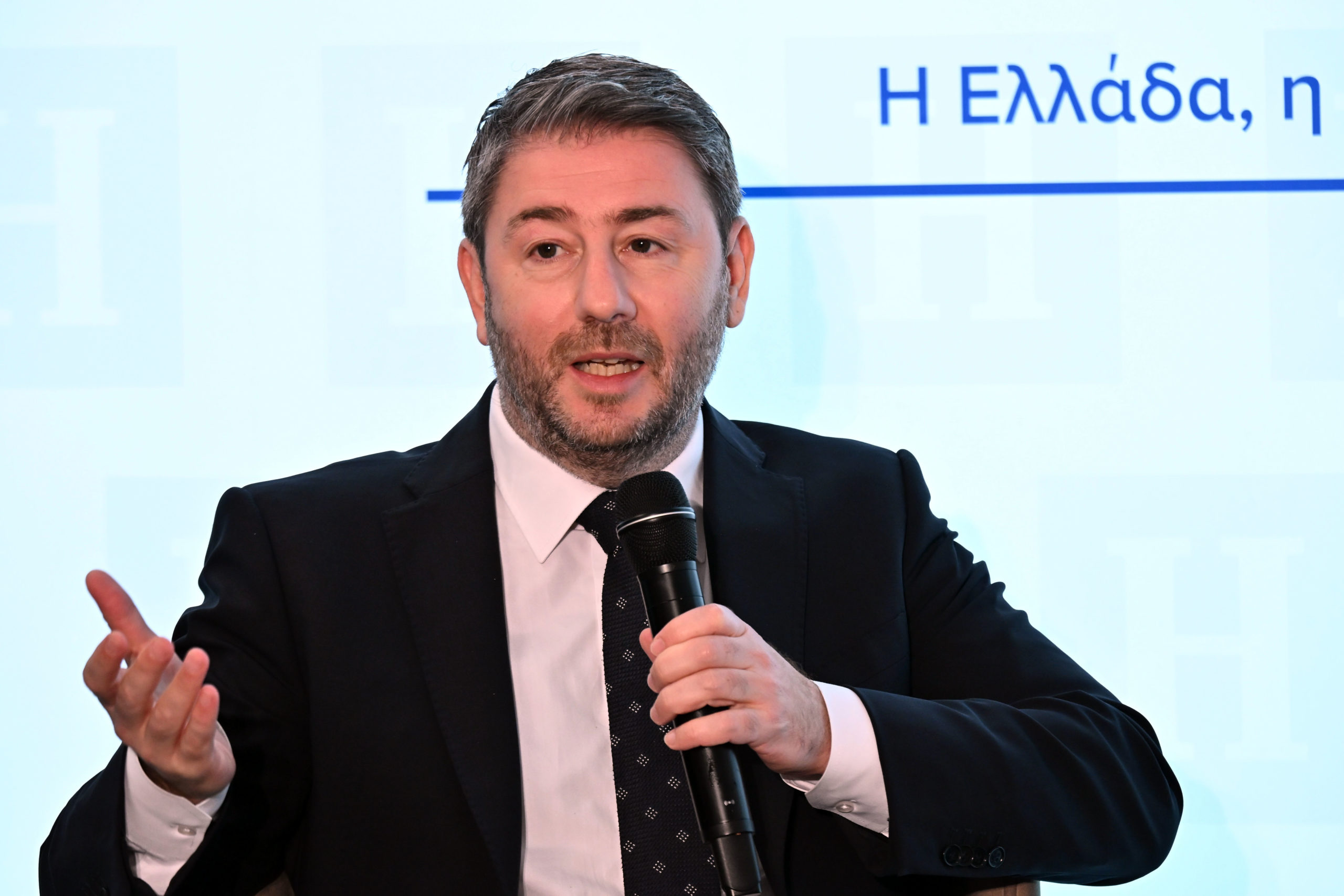 Ανδρουλάκης: «Να μην επιτρέψει ο ελληνικός λαός την περαιτέρω διάβρωση των θεσμών της δημοκρατίας»