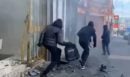Βίντεο: Ληστές με ρόπαλα εισέβαλαν σε κοσμηματοπωλείο και τράπηκαν σε φυγή - Η σωτήρια κίνηση του ιδιοκτήτη