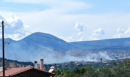 Φωτιά στα Καλύβια - Μεγάλη κινητοποίηση της Πυροσβεστικής