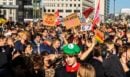 Γερμανία: Δεκάδες χιλιάδες μαθητές σε νέες διαδηλώσεις κατά της επαναφοράς της υποχρεωτικής στρατιωτικής θητείας