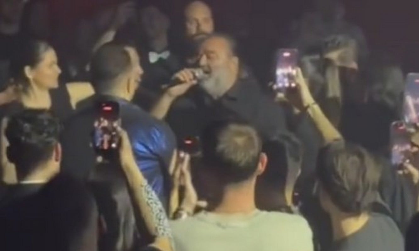 Στον Νίκο Απέργη γιόρτασε ο Μάριος Ηλιόπουλος το πρωτάθλημα της ΑΕΚ – Δείτε βίντεο