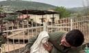 Πόλεμος στην Μέση Ανατολή: Ισραηλινός στρατιώτης... βεβηλώνει άγαλμα της Παναγίας στον νότιο Λίβανο
