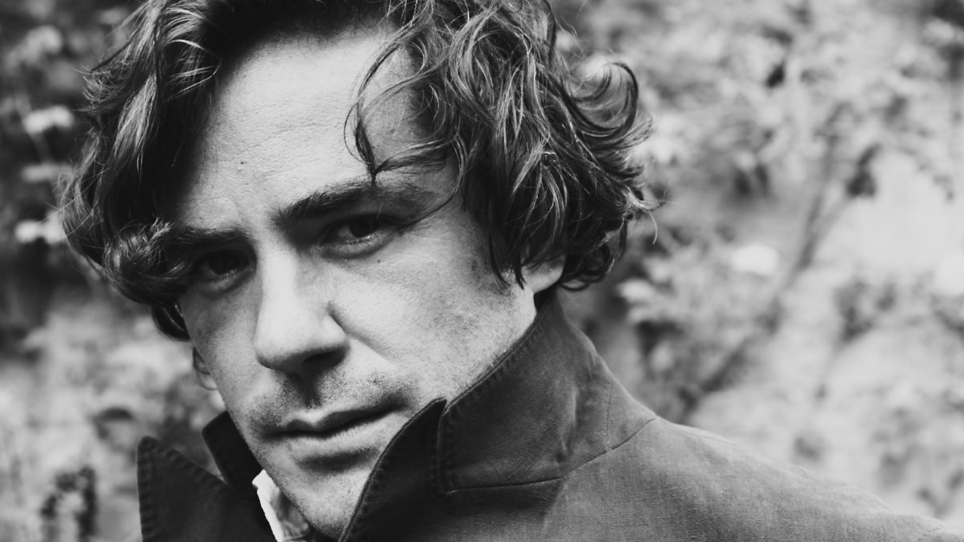Jack Savoretti – Συνέντευξη στο enikos.gr: «Υπάρχει ρομαντισμός ακόμη και στο σκοτάδι» – Όσα είπε για το νέο άλμπουμ του και το «χάος» της ζωής