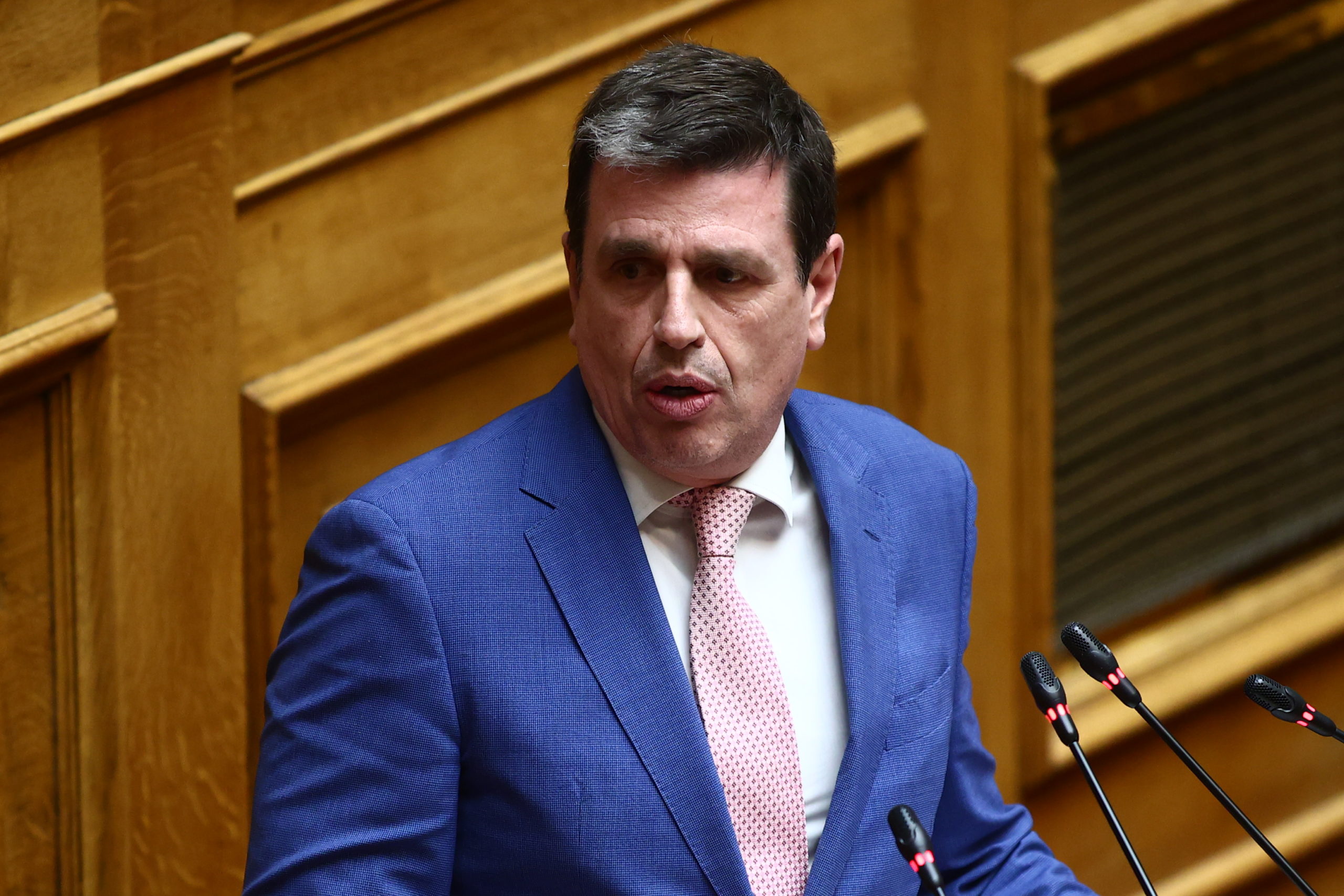 Βουλή: Το «καρφί» του Καιρίδη στην Κωνσταντοπούλου για το κόμμα Καρυστιανού – «Ο λαός θα διαλέξει το αυθεντικό και όχι την ιμιτασιόν»