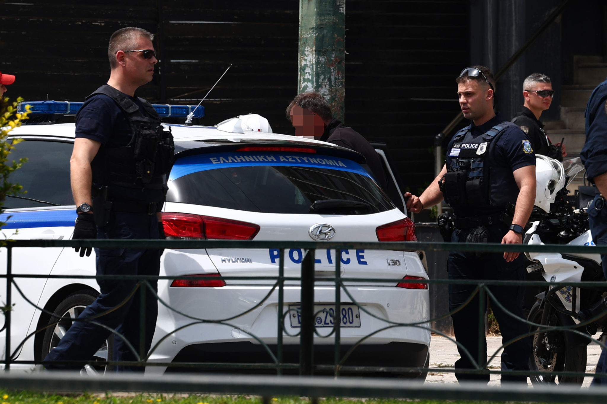Καλλιθέα, Πυροβολισμοί