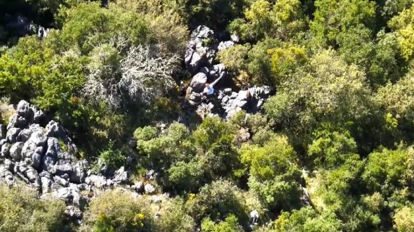 Βίντεο: Περιπέτεια για δύο άτομα που χάθηκαν σε δασικό μονοπάτι στην Κέρκυρα – Τους εντόπισαν με drone