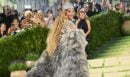 Met Gala 2026: Όταν η Μόδα έγινε Τέχνη - Η μεγάλη επιστροφή της Beyoncé, ο «ηλικιωμένος» Bad Bunny και οι εκκεντρικές εμφανίσεις