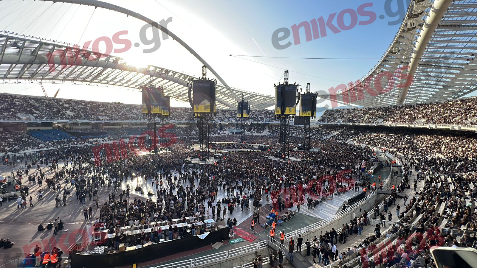 Metallica: Σε εξέλιξη η συναυλία στο ΟΑΚΑ με τα πρώτα συγκροτήματα – Δείτε φωτογραφίες και βίντεο