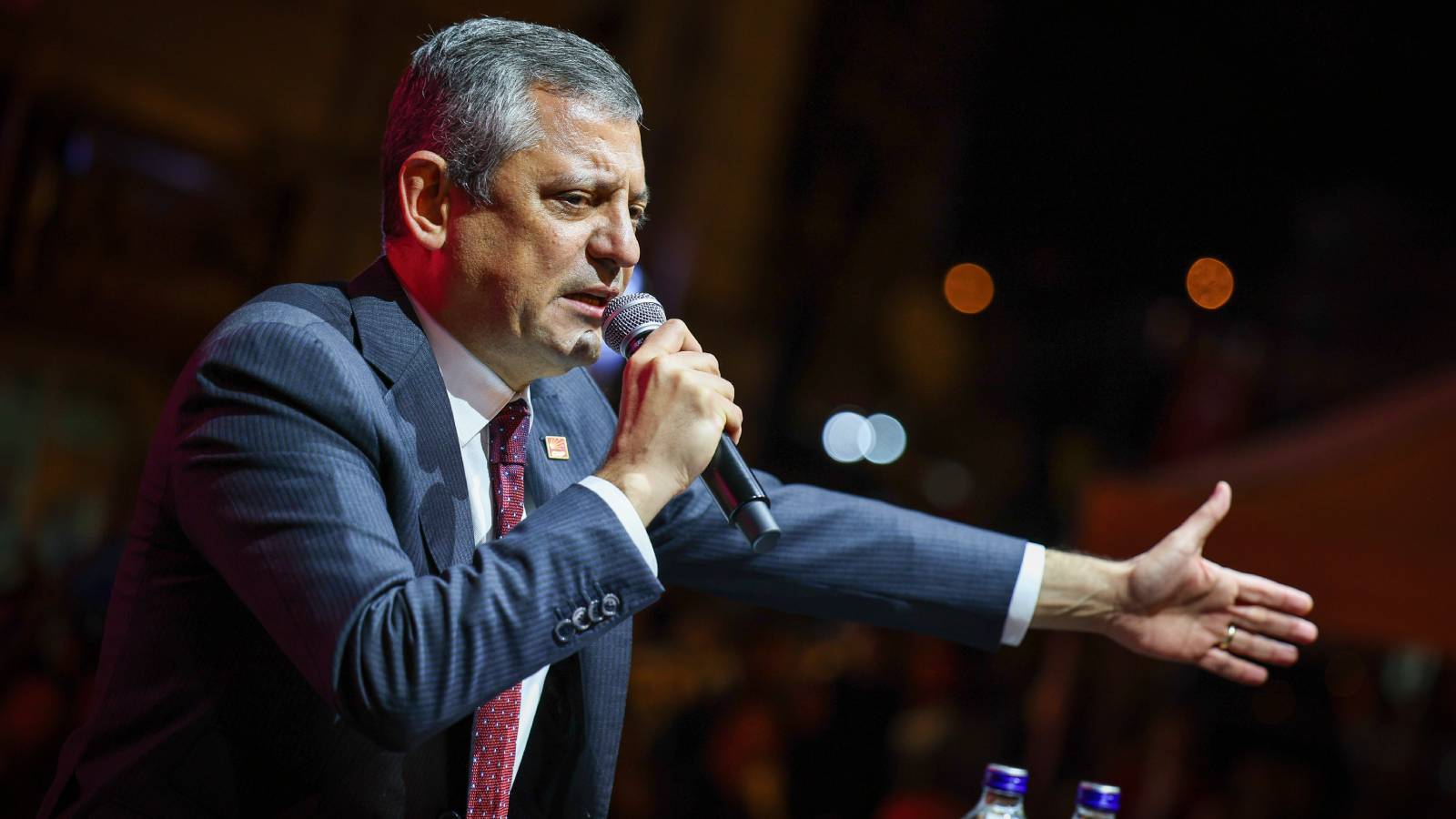 Επίθεση Οζέλ στον Ερντογάν μετά την καθαίρεσή του από την ηγεσία του CHP- «Θέλει αντιπολίτευση χωρίς ηγέτη, χωρίς κόμμα»