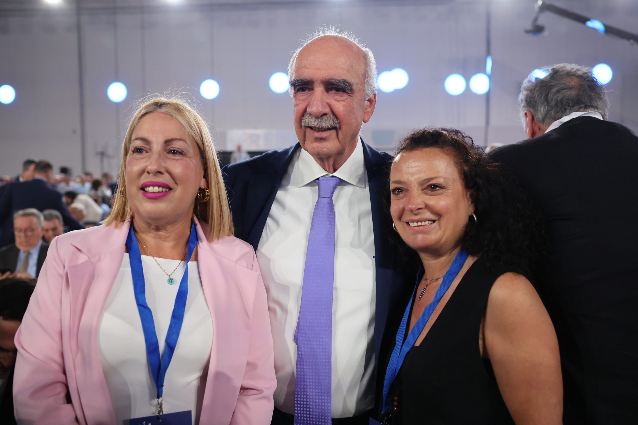 Συνέδριο, ΝΔ