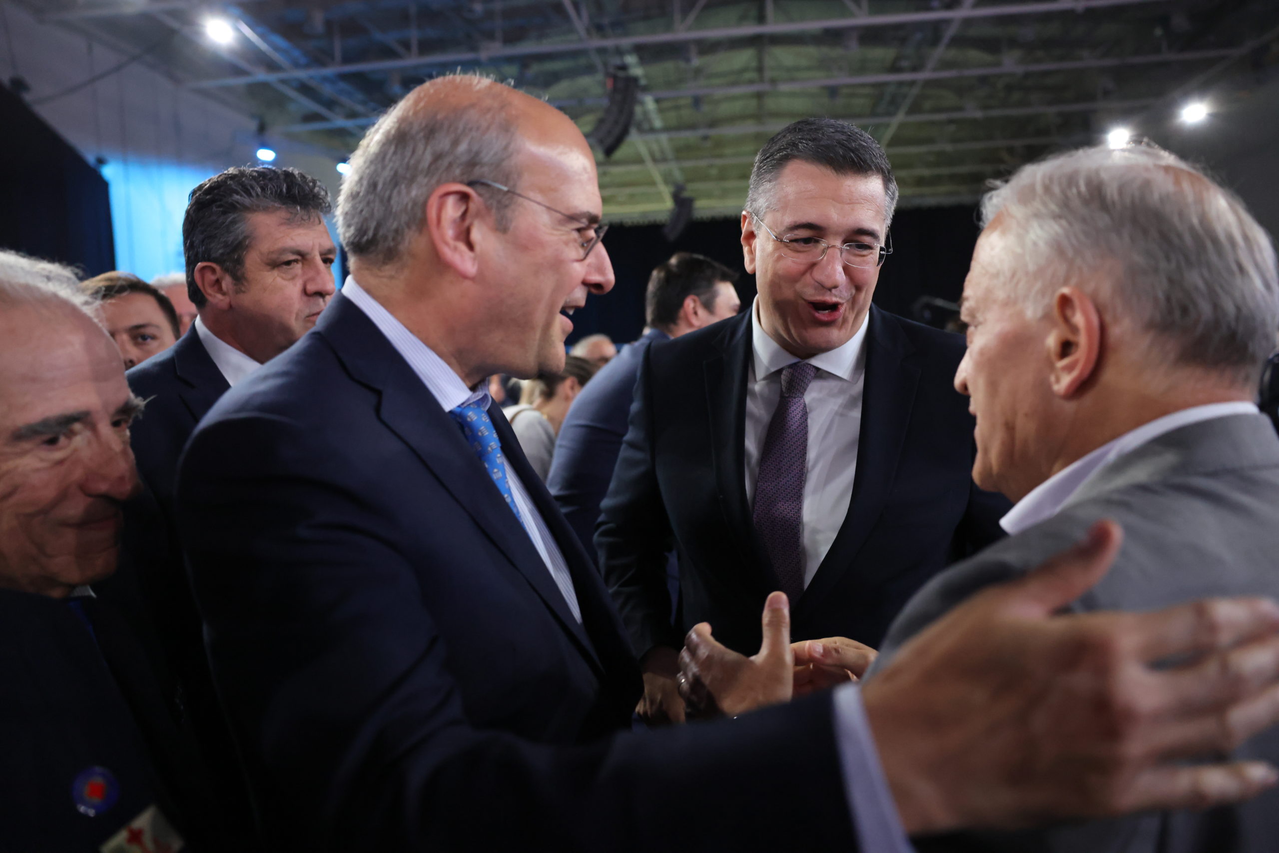 Συνέδριο, ΝΔ