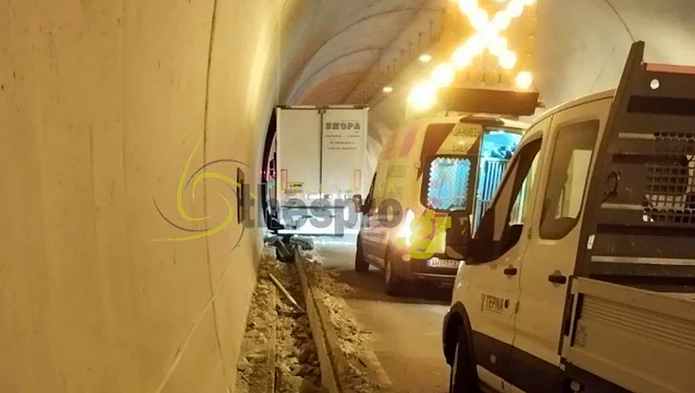 Θεσπρωτία: Μεθυσμένος οδηγός φορτηγού ξήλωσε πεζοδρόμιο 50 μέτρων στην Εγνατία