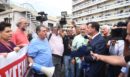 Άδωνις Γεωργιάδης: Ο διάλογος με εργαζόμενους έξω από το ΑΧΕΠΑ - «Είμαι ανεπιθύμητος;»
