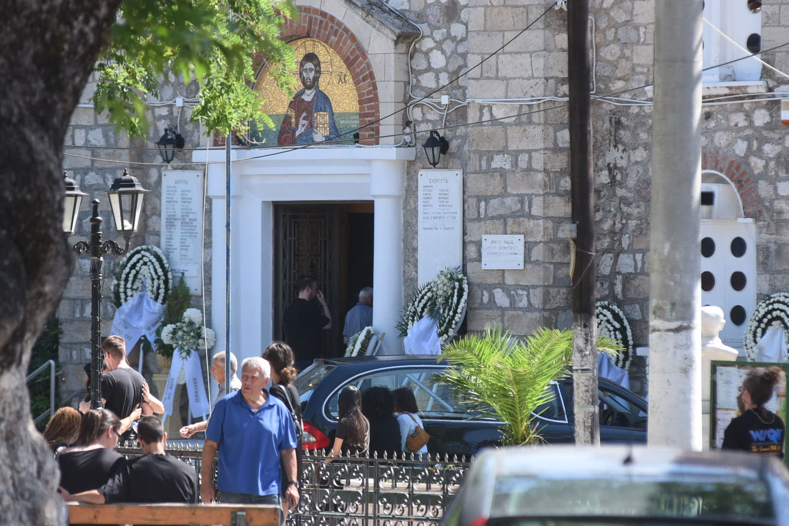 ΕΞΟΔΙΟΣ ΑΚΟΛΟΥΘΙΑ ΤΗΣ 54ΧΡΟΝΗΣ ΜΗΤΕΡΑΣ ΚΑΙ ΤΟΥ 26ΧΡΟΝΟΥ ΓΙΟΥ ΠΟΥ ΔΟΛΟΦΟΝΗΘΗΚΑΝ ΣΤΟΝ ΛΟΓΓΟ ΑΙΓΙΑΛΕΙΑΣ