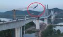Κίνα: Αλεξιπτωτιστής πλαγιάς παγιδεύτηκε σε γερανό ύψους 60 μέτρων - Βίντεο που κόβει την ανάσα