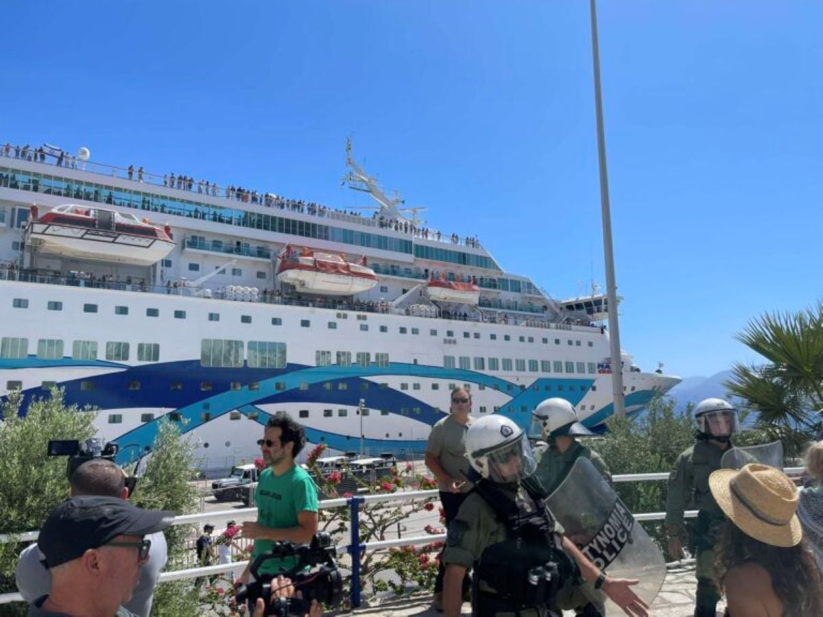 Σύρος: Συγκεντρώσεις διαμαρτυρίας και αυστηρά μέτρα ασφαλείας της ΕΛ.ΑΣ. για την άφιξη του κρουαζιερόπλοιου Crown Iris από το Ισραήλ