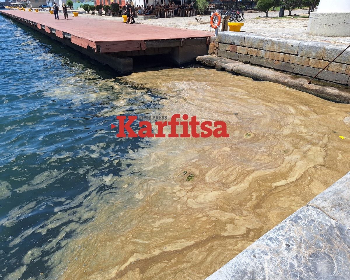 Θεσσαλονίκη: Κίτρινος αφρός σκέπασε τα νερά του Θερμαϊκού – Δείτε βίντεο
