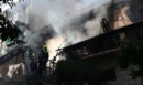 Καλλιθέα: «Το θέμα είναι ότι οι γονείς μου είναι ζωντανοί» - Η συγκλονιστική μαρτυρία της κόρης της 73χρονης που πήδηξε από το μπαλκόνι για να σωθεί από τη φωτιά