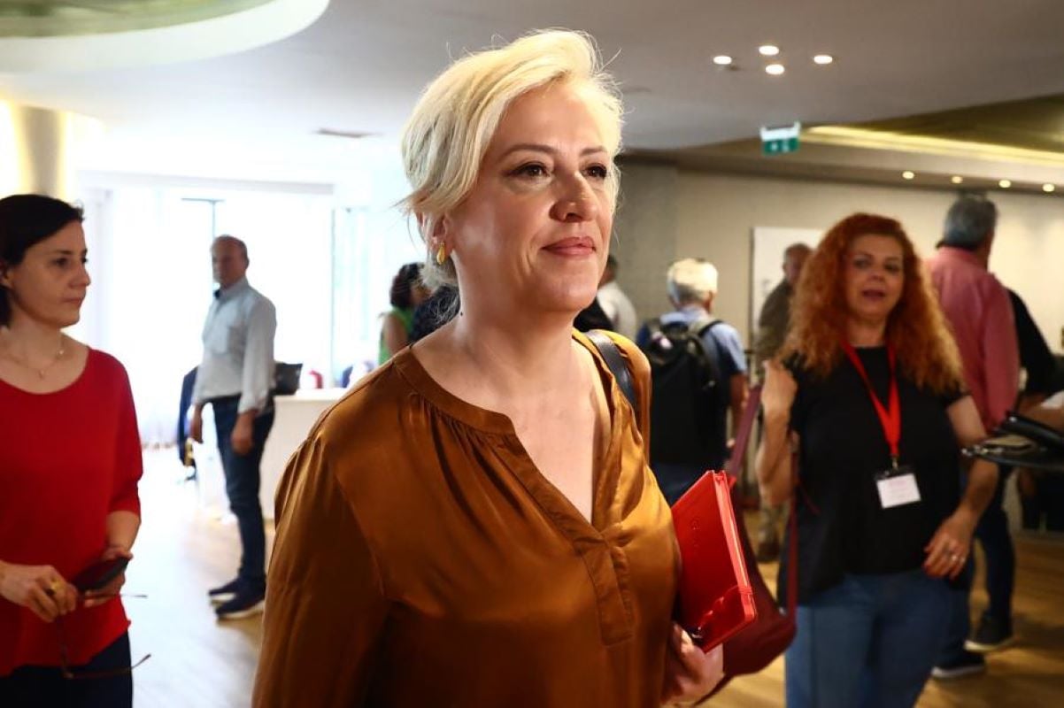 Ρένα Δούρου: Να μην μπαίνει το προσωπικό πάνω από το συλλογικό – Η μεταφορά έδρας είναι παραβίαση της λαϊκής βούλησης