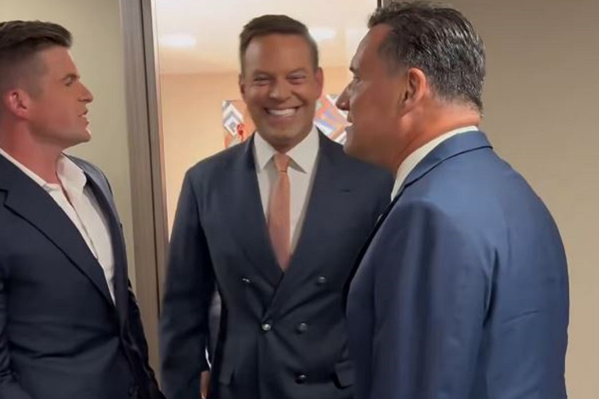 Άδωνις Γεωργιάδης: Το backstage βίντεο από τη συζήτηση με τον Κασσελάκη – Η συνάντηση με τον Τάιλερ Μακμπέθ και τη.. Φάρλι